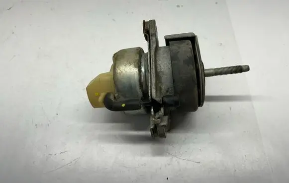 Ford Mustang VI Engine mount bracket FR3C6038AE