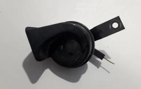 Nissan Almera N16 Horn signal e9703881157