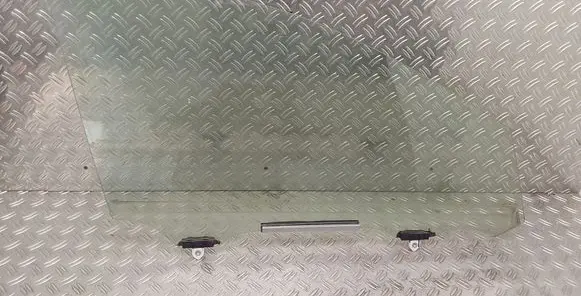 Toyota RAV 4 (XA40) Front door window glass four-door 