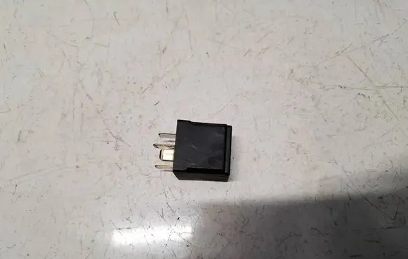 Jeep Grand Cherokee (WK) Other relay 04692181AA