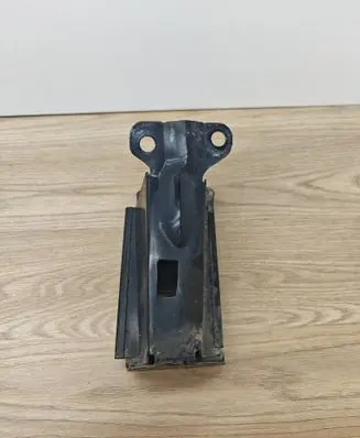 Volvo S80 Radiator mount bracket 