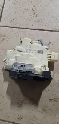 Audi Q7 4L Front door lock 3C1837016B