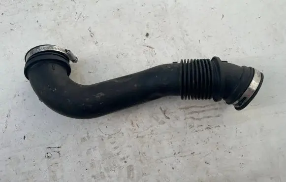 Ford Fiesta Air intake hose/pipe C1B1-9C623-AC