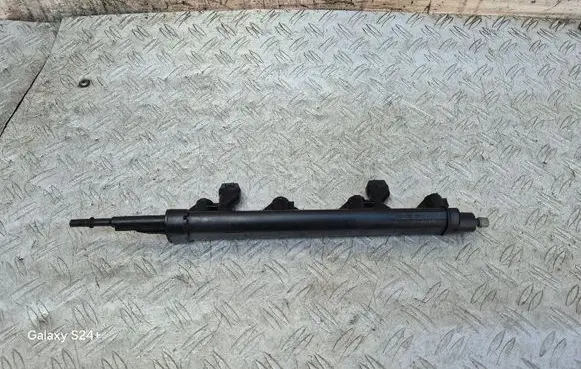 Mini One - Cooper Clubman R55 Fuel main line pipe 7575646 V757564680