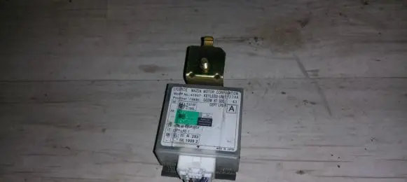 Mazda 323 F Other control units/modules gg2m675d2 41607