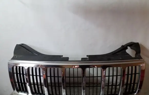 Jeep Grand Cherokee (WK) Front bumper upper radiator grill 55156814AE