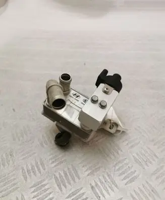 A/C cooling radiator (condenser)