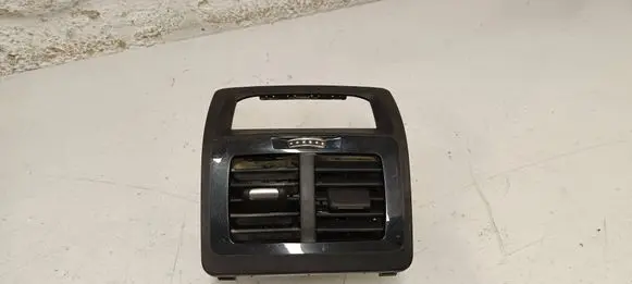 Rear air vent grill