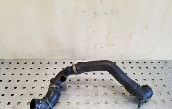 Skoda Superb B6 (3T) Engine coolant pipe/hose