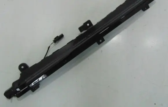 Rover Land Rover Third/center stoplight L8B2-13A613-AD