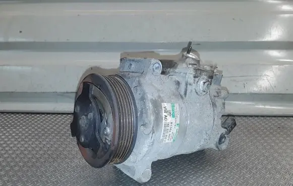 Volkswagen PASSAT B6 Air conditioning (A/C) compressor (pump) 1K0820859F