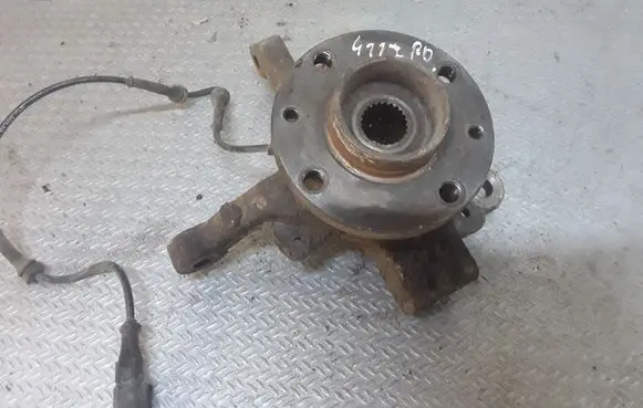 Renault Clio III Front wheel hub spindle knuckle