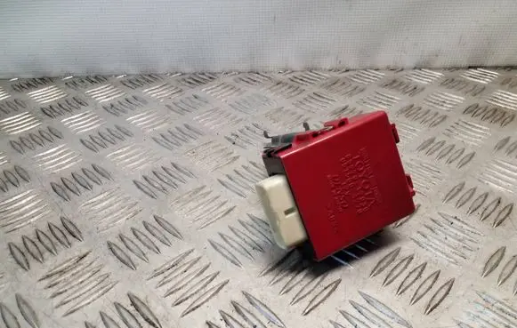 Toyota Auris E180 Door central lock control unit/module 8597012030 0515004270