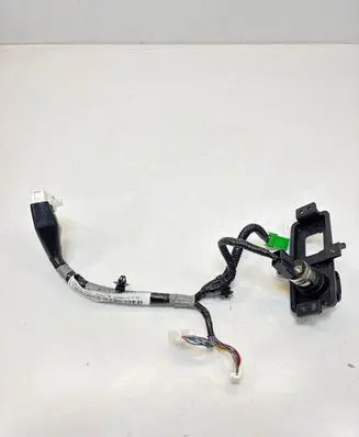 Honda CR-V AUX in-socket connector 83416SWAU310M1 7532