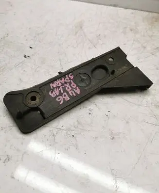 Audi A4 S4 B6 8E 8H Fender mounting bracket 8E0807284