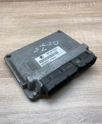 Skoda Octavia Mk1 (1U) Engine control unit/module ECU 06A906033K 5WP4003902