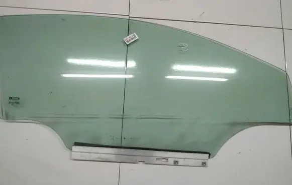 Opel Astra H Front door window glass four-door as2