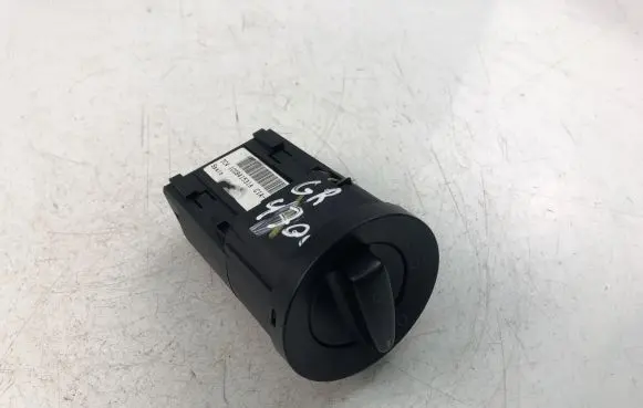 Volkswagen PASSAT B5 Light switch 1C0941531A