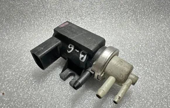 Audi A4 S4 B6 8E 8H Turbo solenoid valve 1J0906627B
