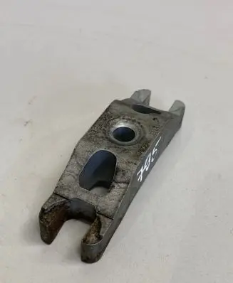 Volkswagen Golf VI Fuel Injector clamp holder 03L216