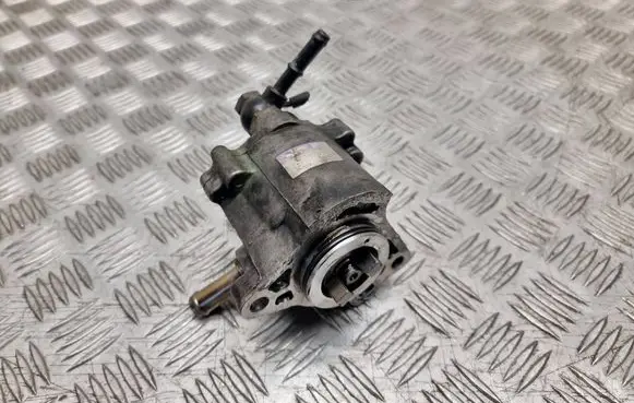 Toyota Avensis T250 Vacuum pump 