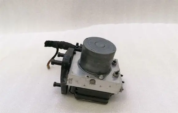 Mercedes-Benz C W205 ABS Pump A2054312200