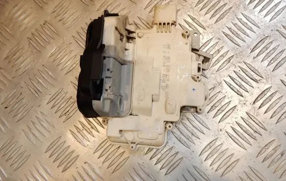 Audi A4 S4 B7 8E 8H Rear door lock 8E0839015AA 3723