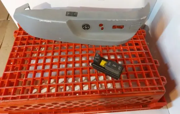 BMW 7 E38 Seat control switch 8368934