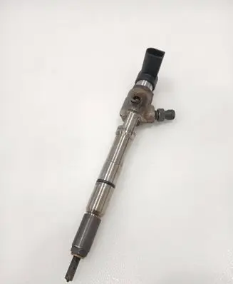Volkswagen Caddy Fuel injector 03L130277B C001
