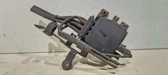 Volkswagen Touran I Turbo solenoid valve 6q0131075