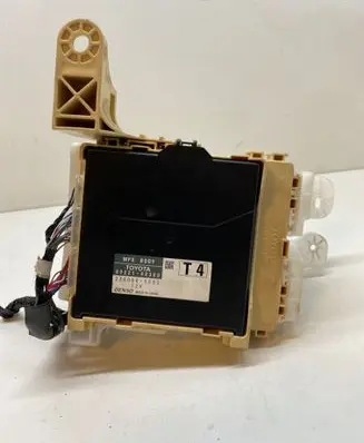 Toyota RAV 4 (XA40) Comfort/convenience module 8922142300 2380005882 8273042821