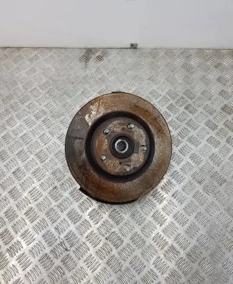 Toyota Auris E180 Front wheel hub
