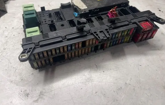 Land Rover Range Rover L322 Fuse module 8380409