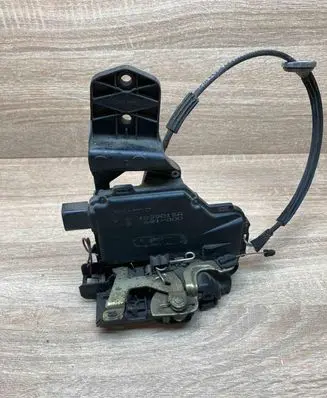 Seat Leon (1M) Rear door lock 3B4839015A 3B0837867