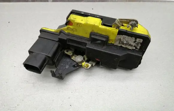 Volvo S60 Rear door lock