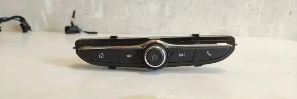 Head unit multimedia control