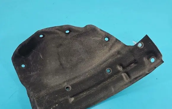 Front wheel arch liner splash guards