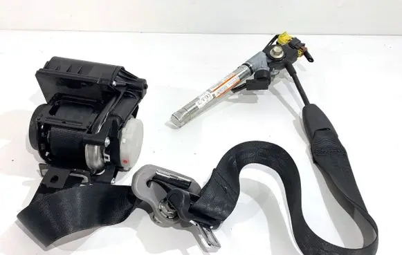 Honda CR-V Front seatbelt 
