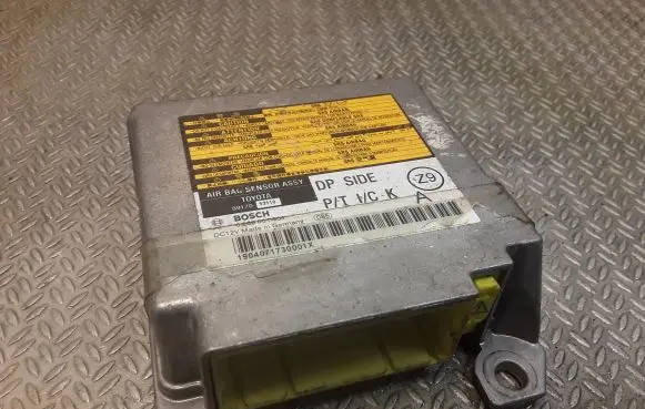 Lexus IS 220D-250-350 Airbag control unit/module 8917053110