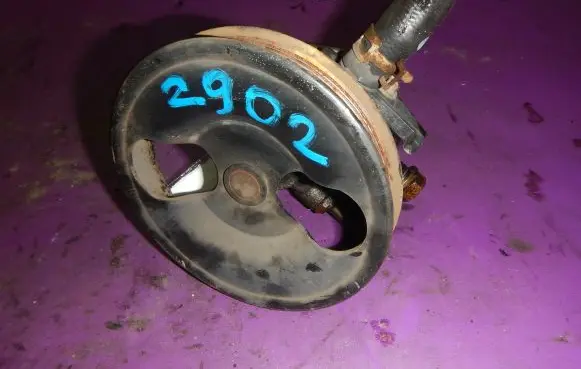 Mitsubishi Colt Power steering pump