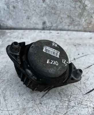 Mercedes-Benz E W212 Engine mount bracket A2122406317Q1 A2122406317