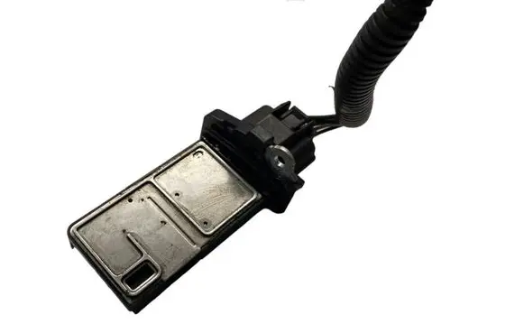 Renault Koleos I Mass air flow meter AFH70M38 8218