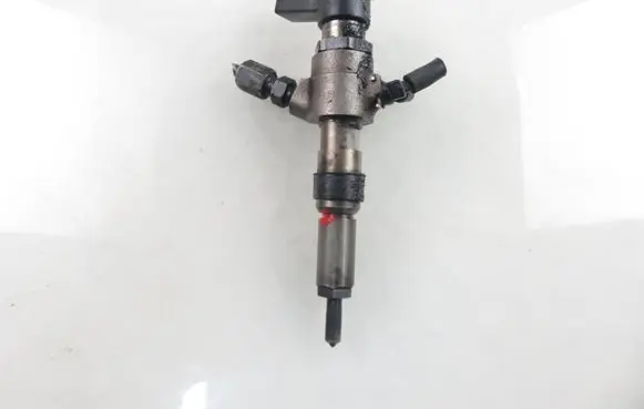Fuel injector