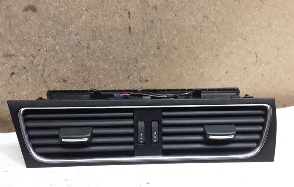 Audi A4 S4 B8 8K Dash center air vent grill 8T1820951C
