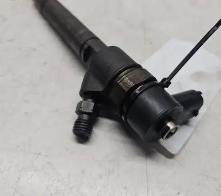 Fuel injector