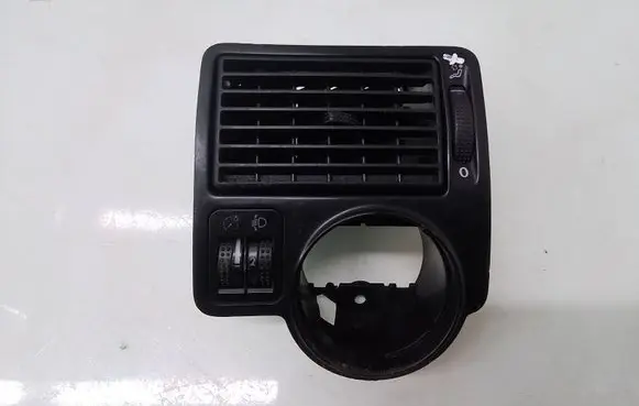 Volkswagen Golf IV Dashboard side air vent grill/cover trim