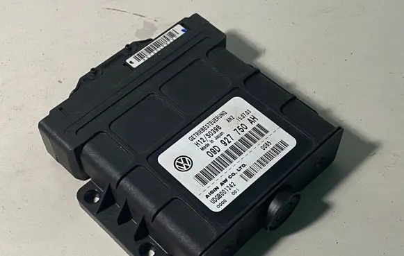 Volkswagen Touareg I Gearbox control unit/module 09D927750AH