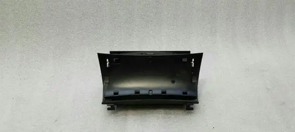 Mercedes-Benz CLS C219 Car ashtray A2116802852