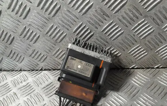 Audi A5 8T 8F Coolant fan relay 8K0910501D