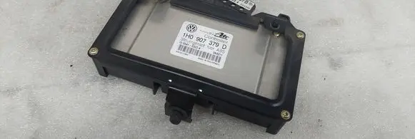 Volkswagen PASSAT B4 ABS control unit/module 1H0907379D
